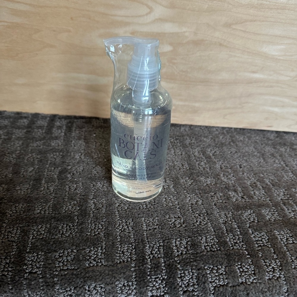 CUCCIO BOTANICALS HYDRATING HAND & BODY WASH LAVENDER + ROSEMARY